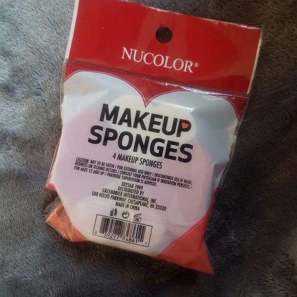 Heart Shaped Makeup Sponges - Picture 2 of 4